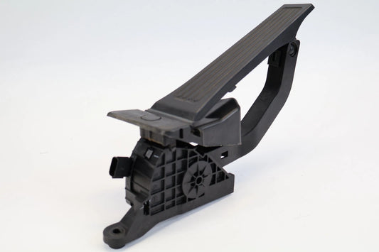 2013-2015 KIA SORENTO 3.3L V6 ACCELERATOR GAS PEDAL W/ TRAVEL SENSOR 32700-4Z000