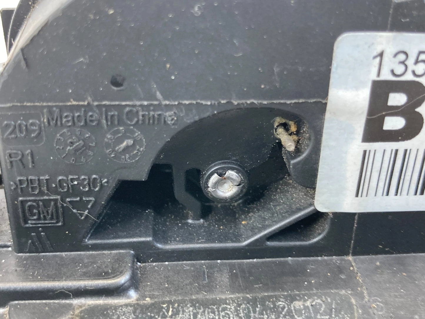 10-15 CHEVY EQUINOX REAR RIGHT SIDE DOOR LOCK LATCH RELEASE ACTUATOR 13579552