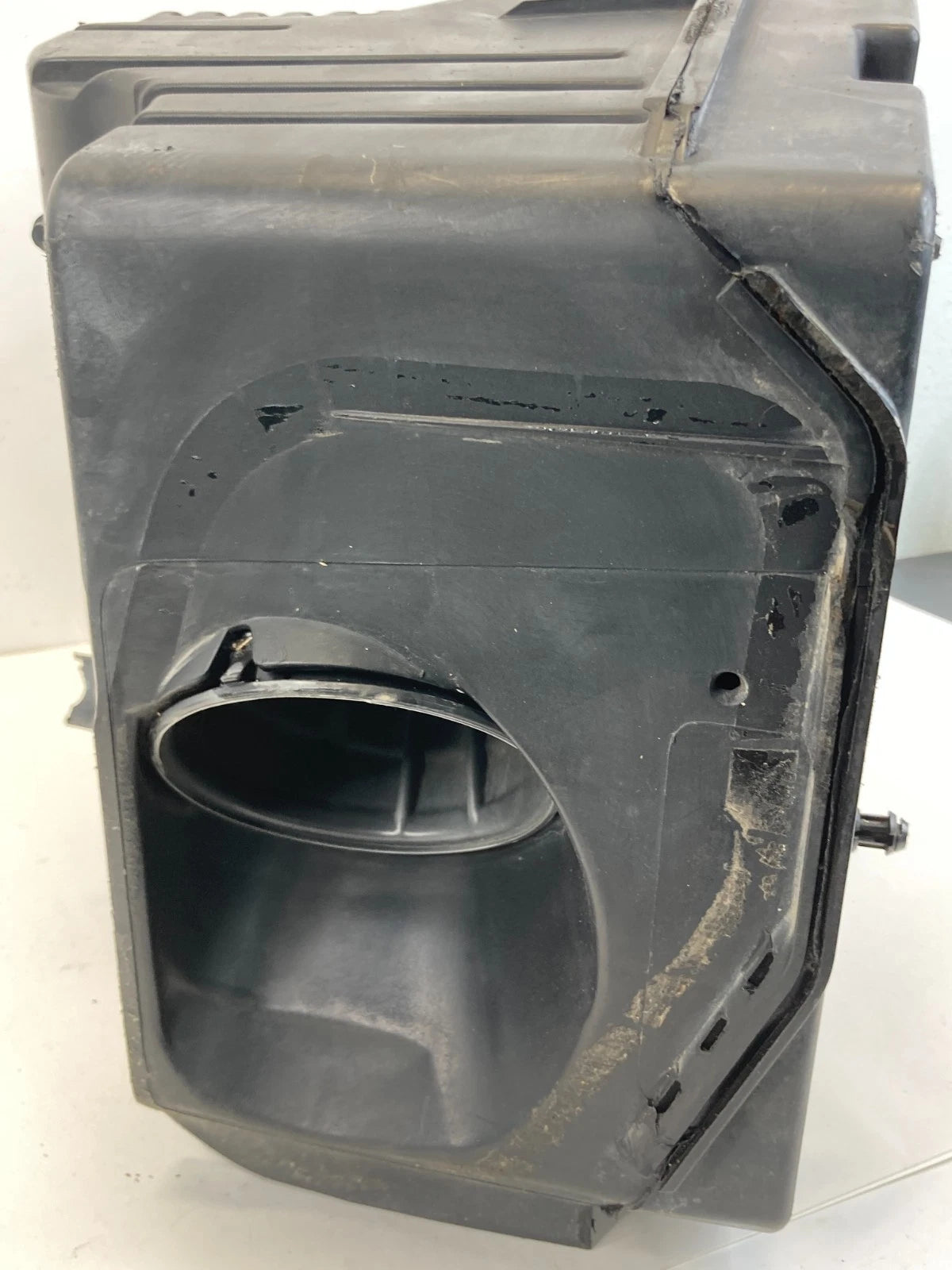 2000-2005 CHEVROLET MONTE CARLO 3.8L AIR INTAKE CLEANER BOX ASSEMBLY OEM