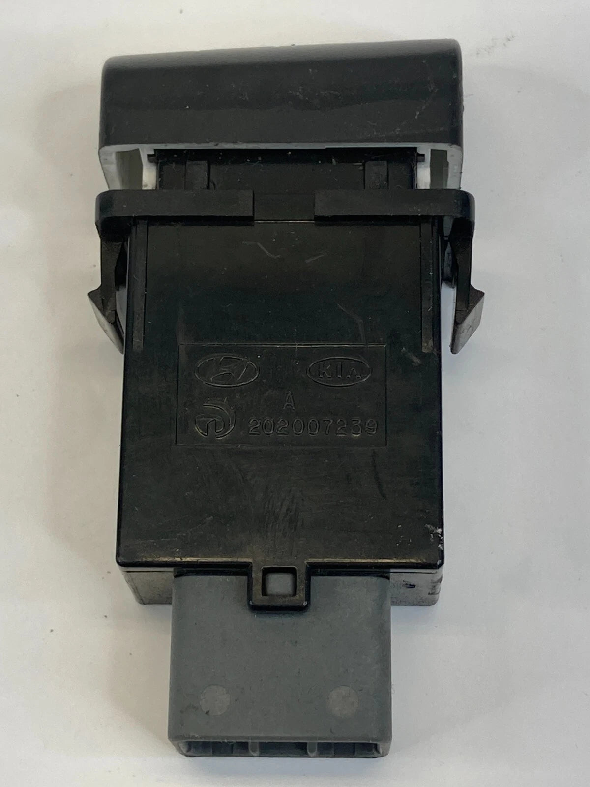 2006-2011 KIA RIO RIO5 REAR WINDOW DEFROSTER DEFOGGER CONTROL SWITCH BUTTON OEM