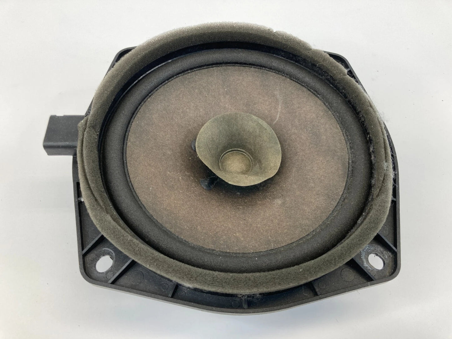 99-12 MITSUBISHI GALANT FRONT LEFT DRIVER SIDE DOOR AUDIO SPEAKER MR306819 OEM
