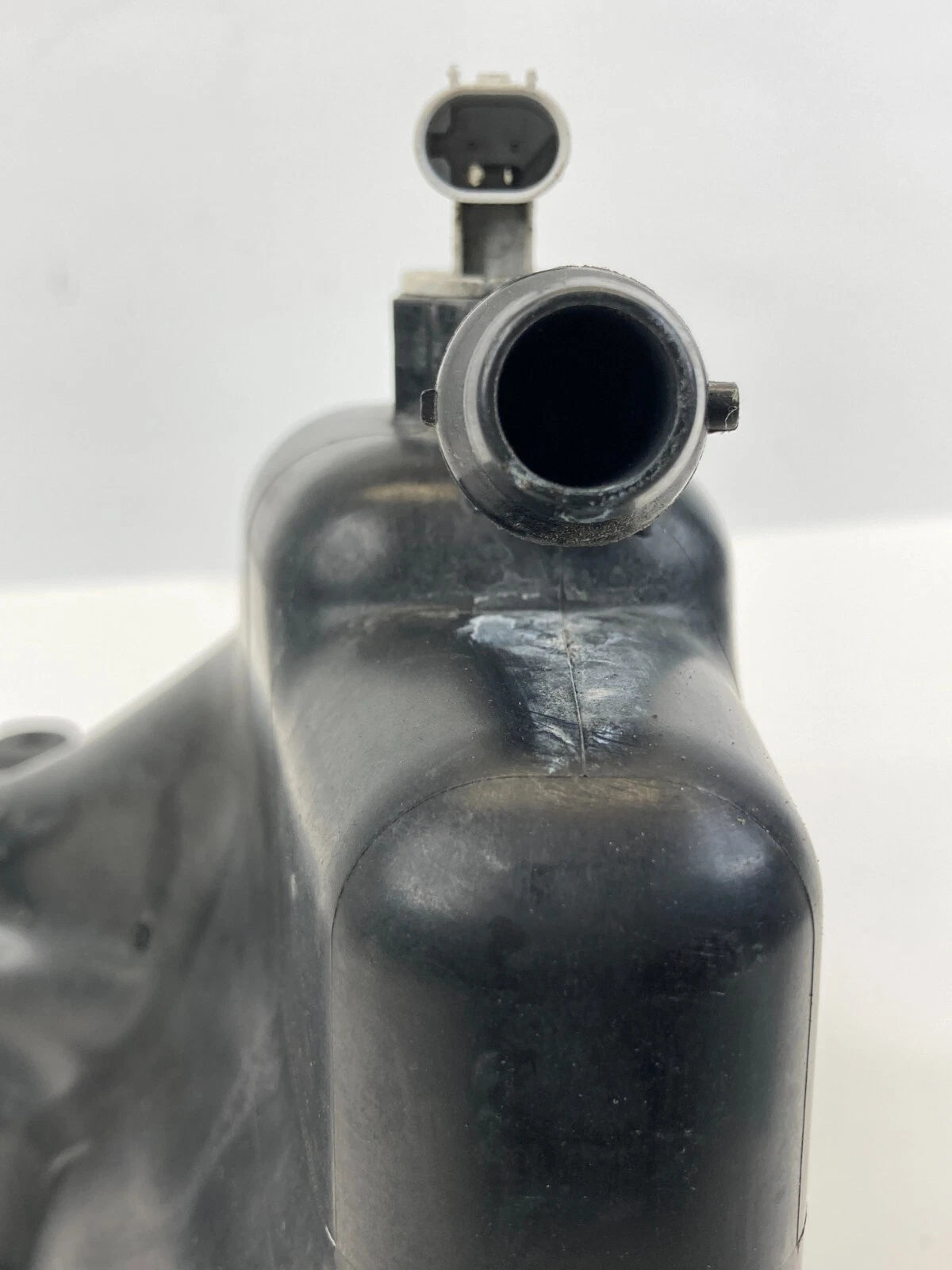 2003-2005 BMW 745I RADIATOR COOLANT WATER EXPANSION TANK 17137508008 OEM