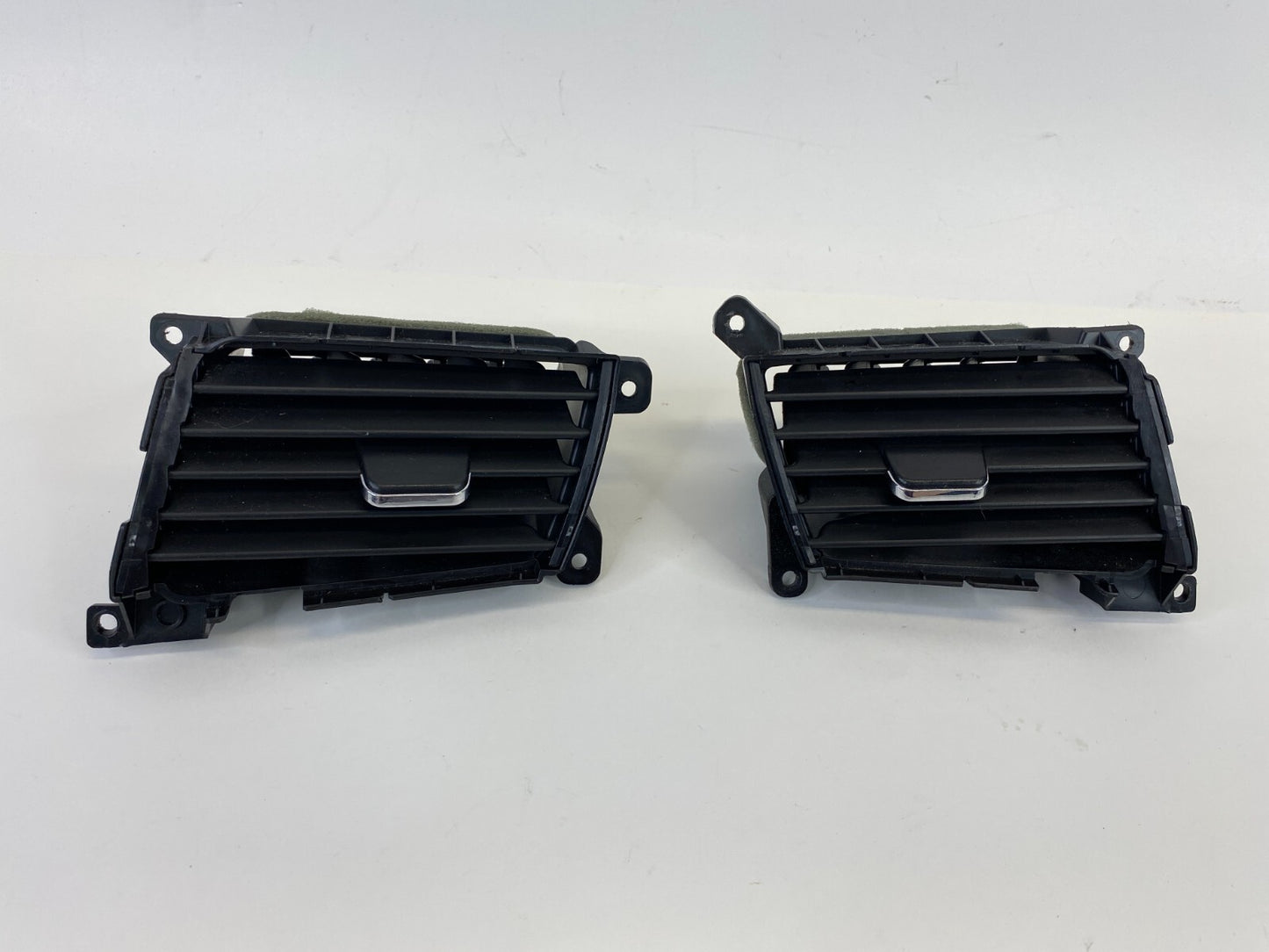 2011-2013 Honda Odyssey Center Dash A/C Air Vent Grill Grille Set Pair OEM