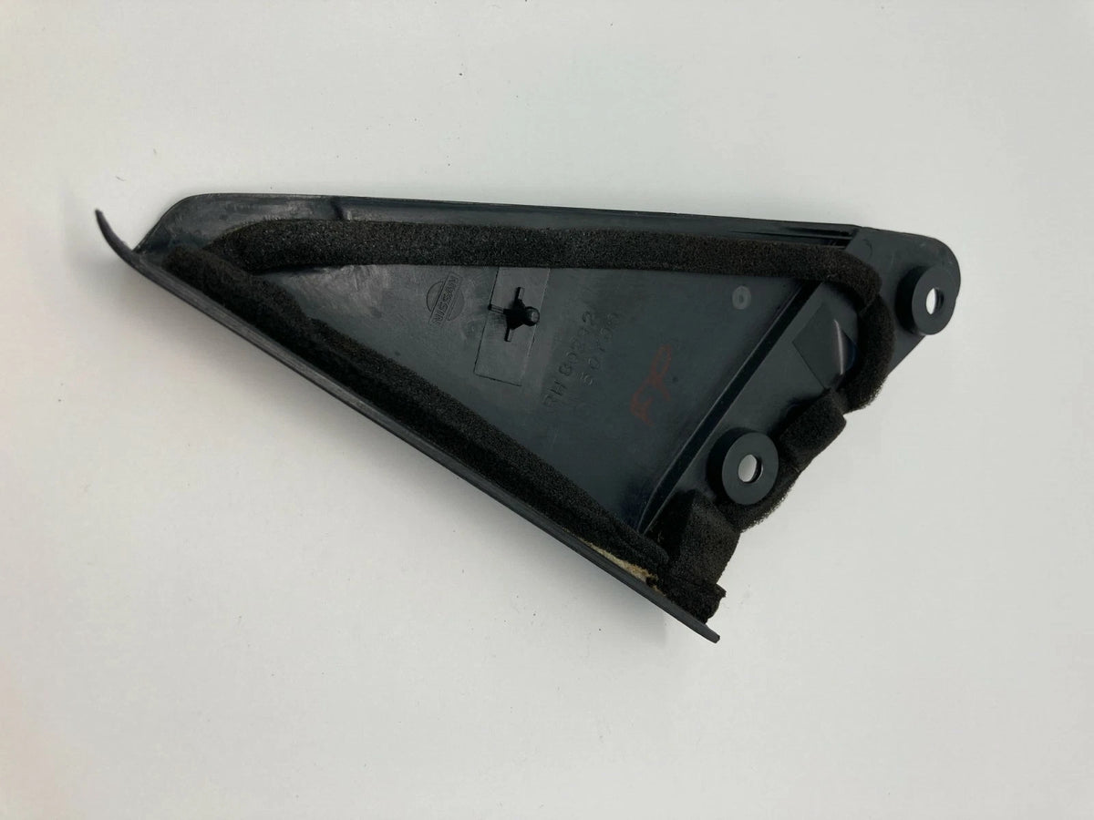 91-94 NISSAN SENTRA FRONT RIGHT MIRROR DOOR CORNER INNER COVER TRIM 80292-50Y10