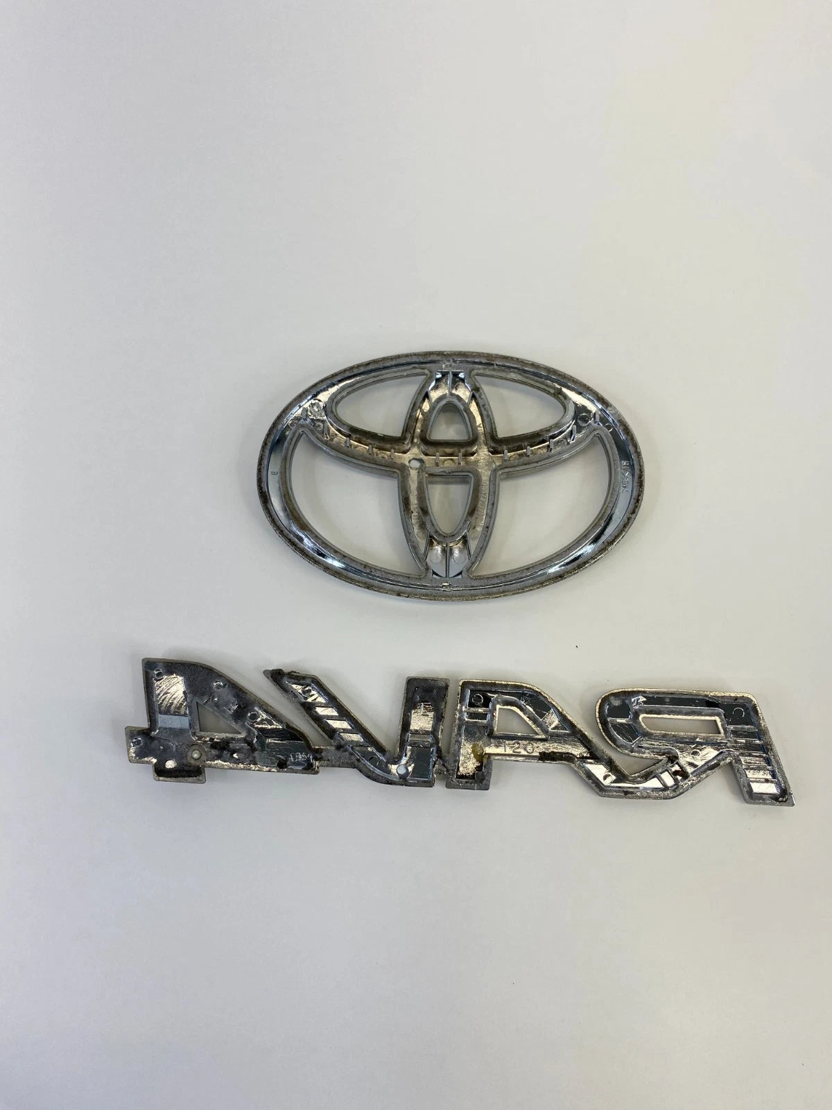 2006-2012 TOYOTA RAV4 REAR BACK TAILIGATE TAIL GATE EMBLEM NAMEPLATE LOGO OEM