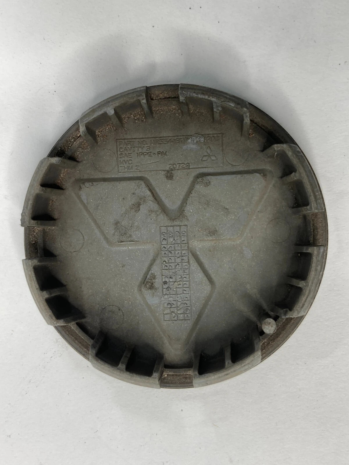 2005 MITSUBISHI ECLIPSE WHEEL RIM HUBCAP CENTER CAP HUB CAP COVER MR491203