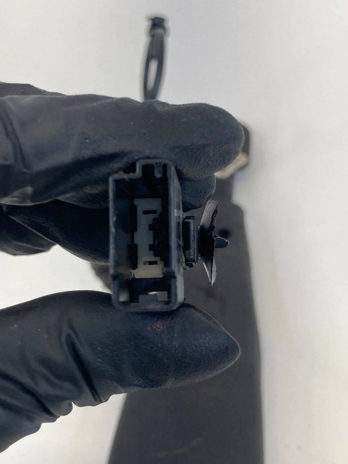 11-16 CHEVY CRUZE 2016 CRUZE LIMITED FRONT RIGHT PASSENGER SIDE SEAT BELT BUCKLE