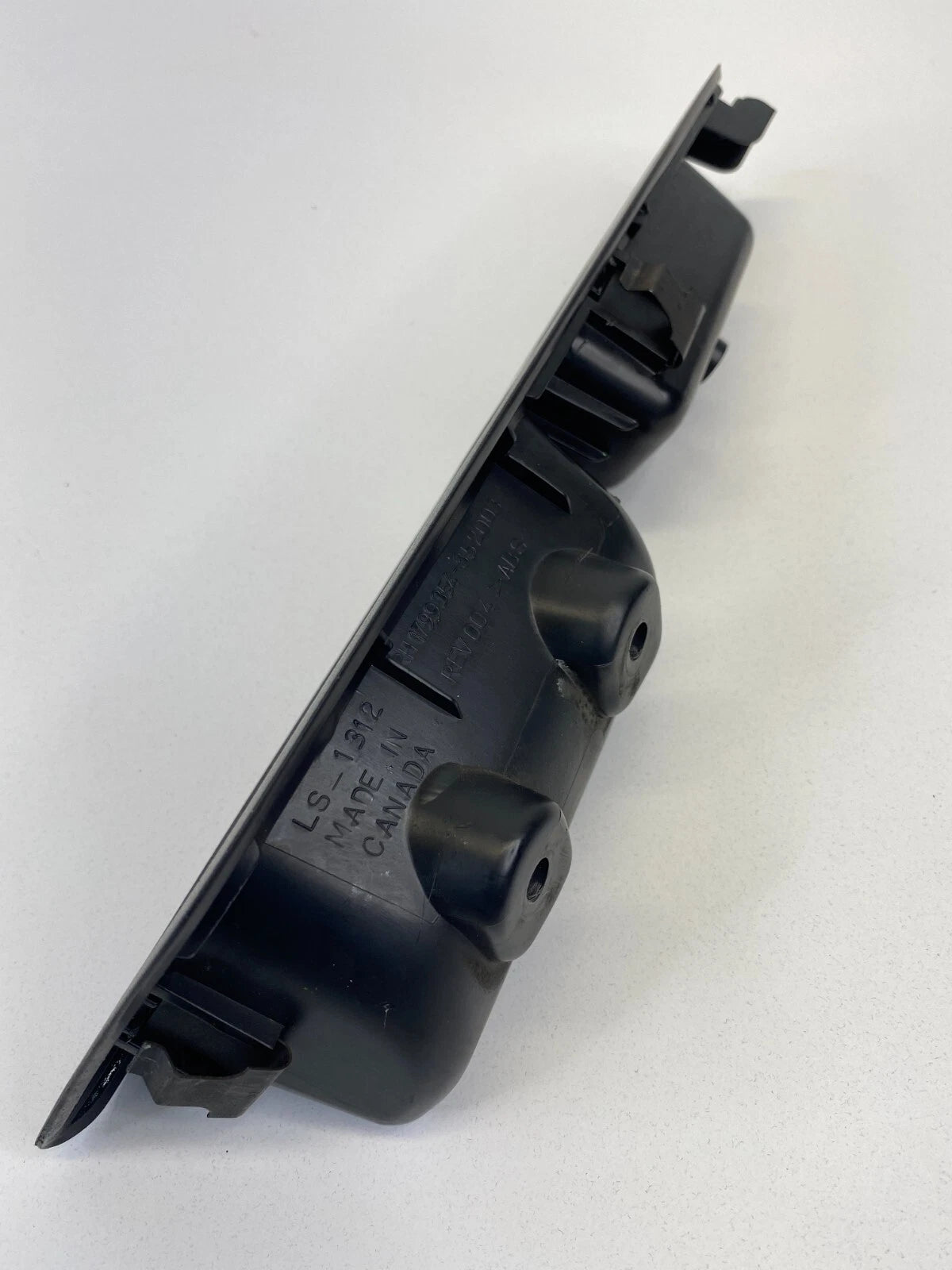 2006-2013 CHEVY IMPALA REAR RIGHT SIDE DOOR WINDOW SWITCH COVER BEZEL 1799354