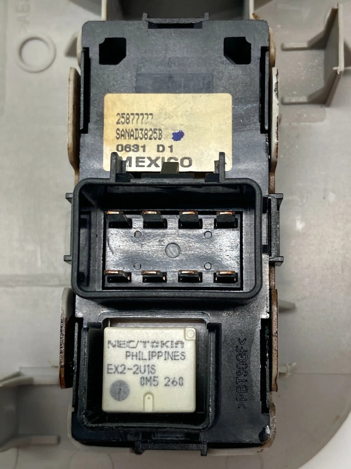 09-17 CHEVROLET TRAVERSE REAR LEFT SIDE POWER WINDOW SWITCH BEZEL TRIM 20817819