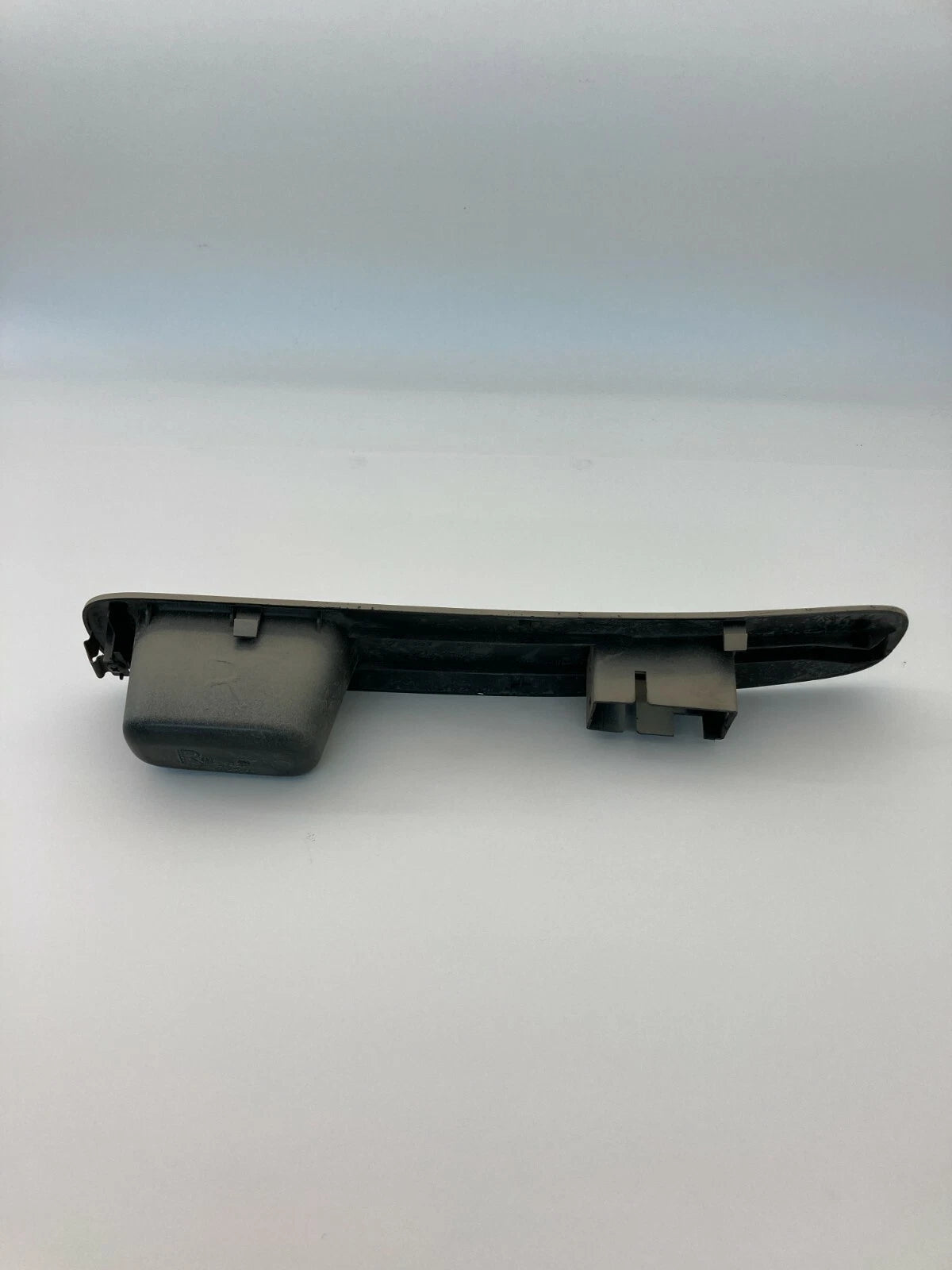 2000-2004 TOYOTA AVALON REAR RIGHT SIDE DOOR POWER WINDOW SWITCH BEZEL ASSEMBLY