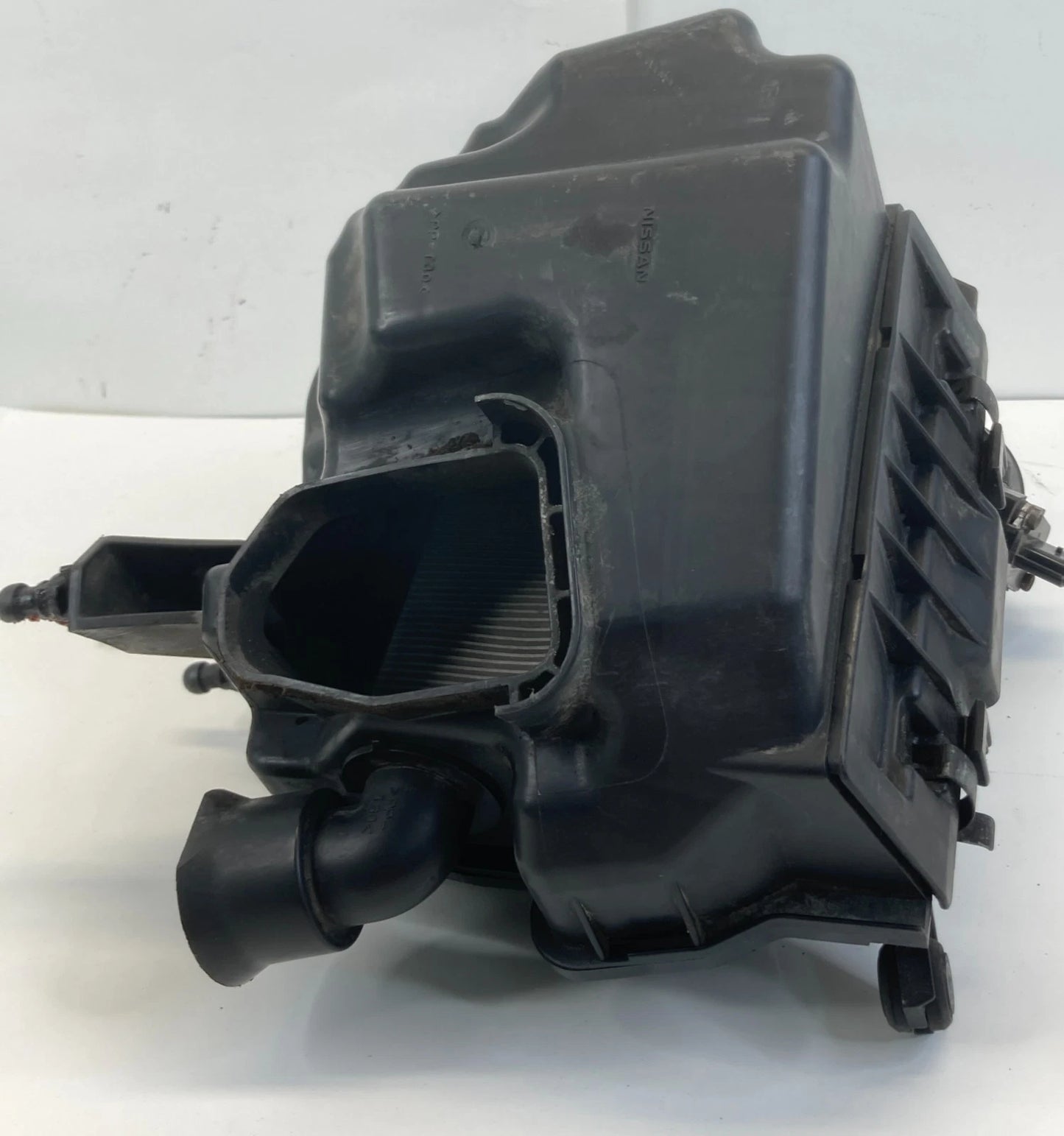 2007 2008 INFINITI G35 SEDAN DRIVER LEFT AIR INTAKE CLEANER BOX FILTER HOUSING