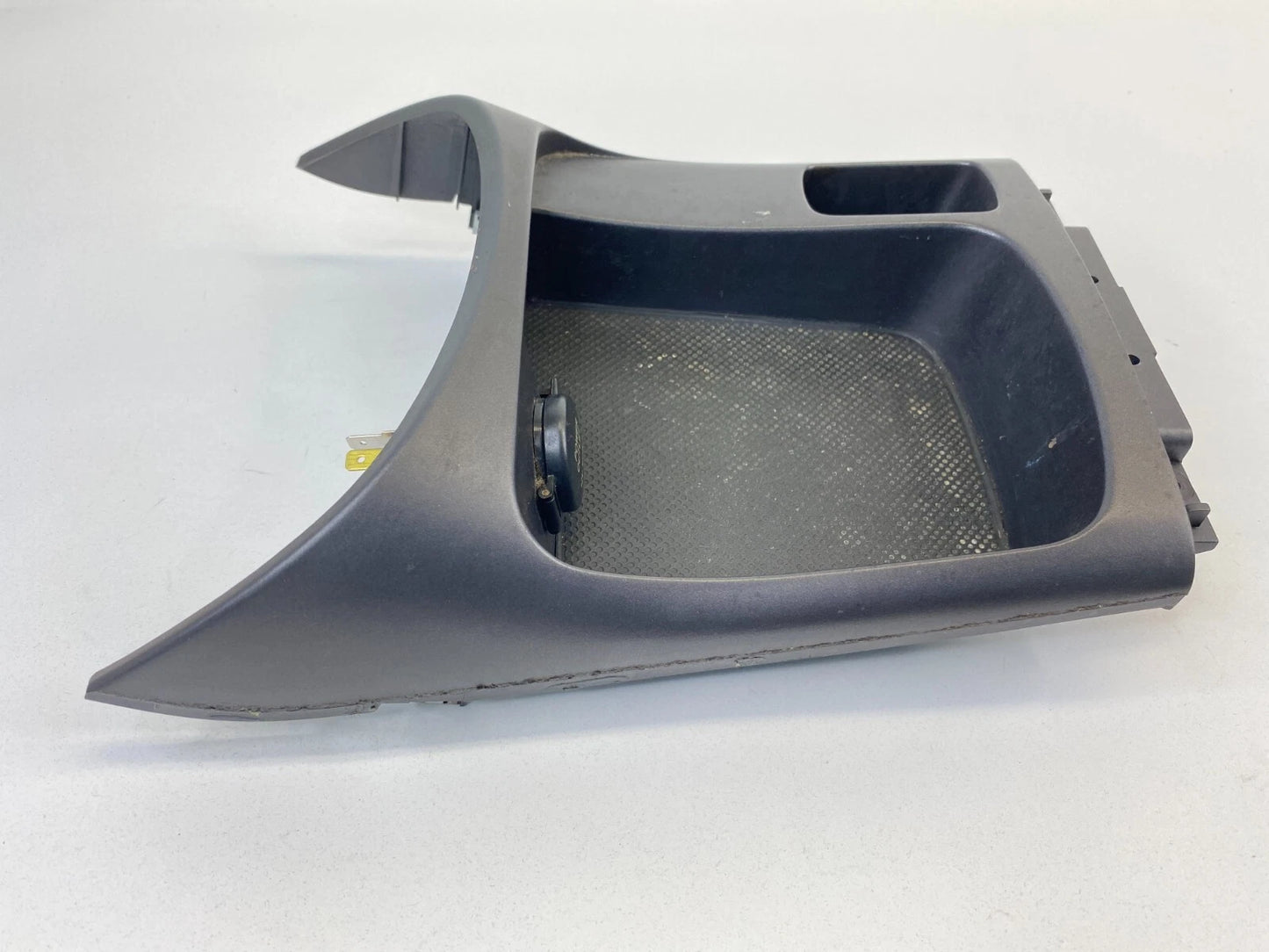 02-04 HYUNDAI SONATA CENTER CONSOLE UPPER TRAY STORAGE POWER OUTLET 84651-3C500