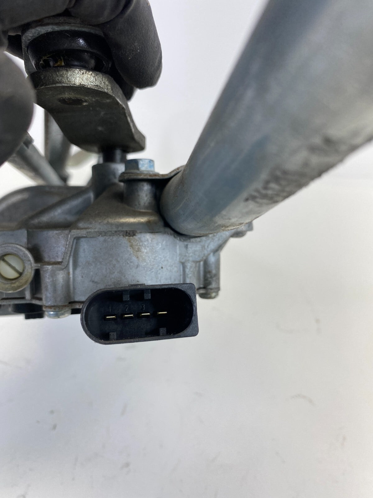 2006 06 BMW 330xi Front Windshield Wiper Motor w/ Linkage 697826301 OEM