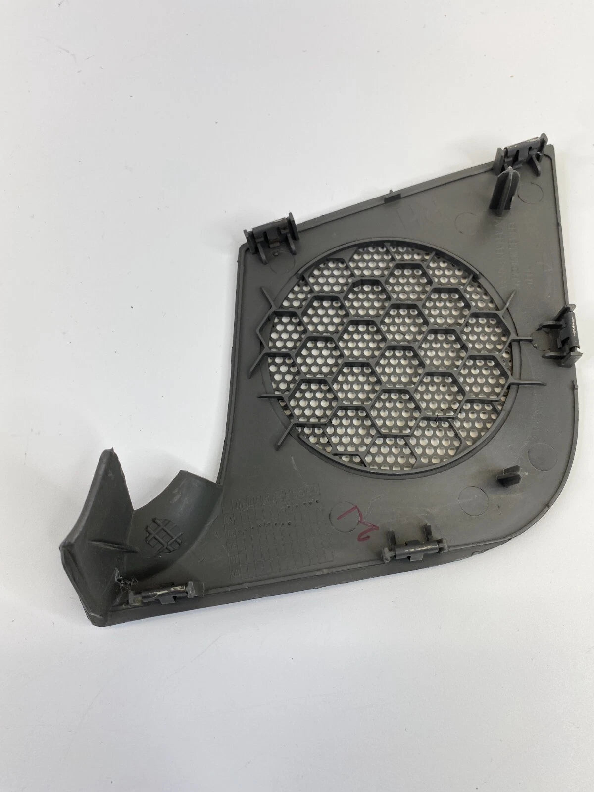 2005-2007 JEEP GRAND CHEROKEE DASH RIGHT SPEAKER GRILLE TRIM COVER 5KB00TRM OEM