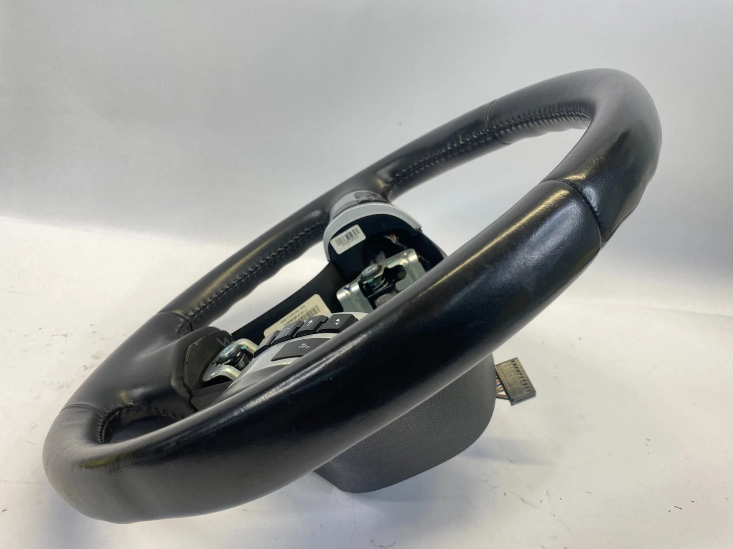 2006-2009 PONTIAC TORRENT STEERING WHEEL W/ AUDIO & CRUISE SWITCHES 15942419 OEM