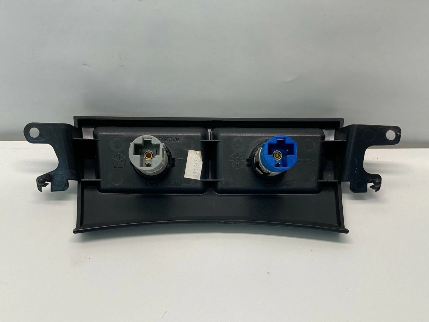 2004-2008 CHRYSLER PACIFICA DASH DUAL POWER OUTLET LIGHTER PANEL COVER TRIM OEM