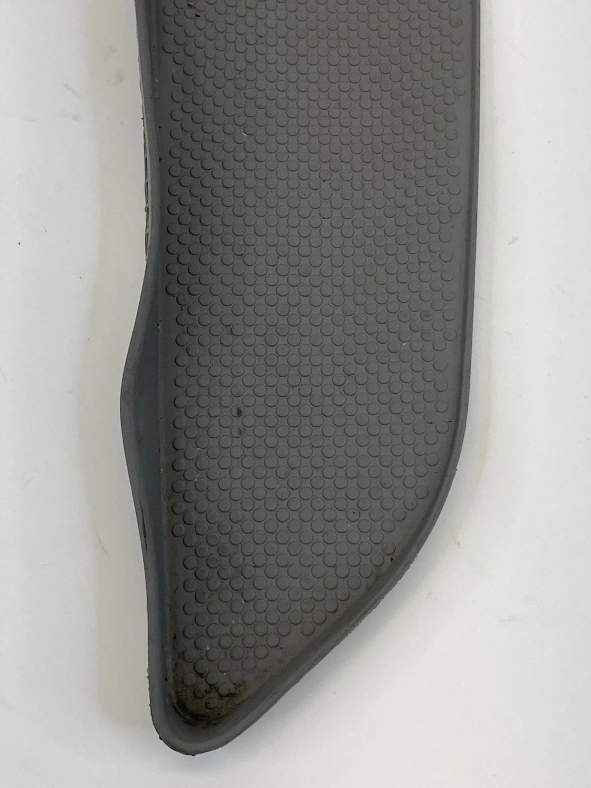 05-07 VOLKSWAGEN JETTA FRONT RIGHT DOOR PANEL INSERT MAT RUBBER 1K4-868-134 OEM