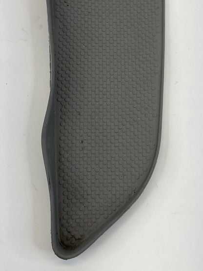 05-07 VOLKSWAGEN JETTA FRONT RIGHT DOOR PANEL INSERT MAT RUBBER 1K4-868-134 OEM