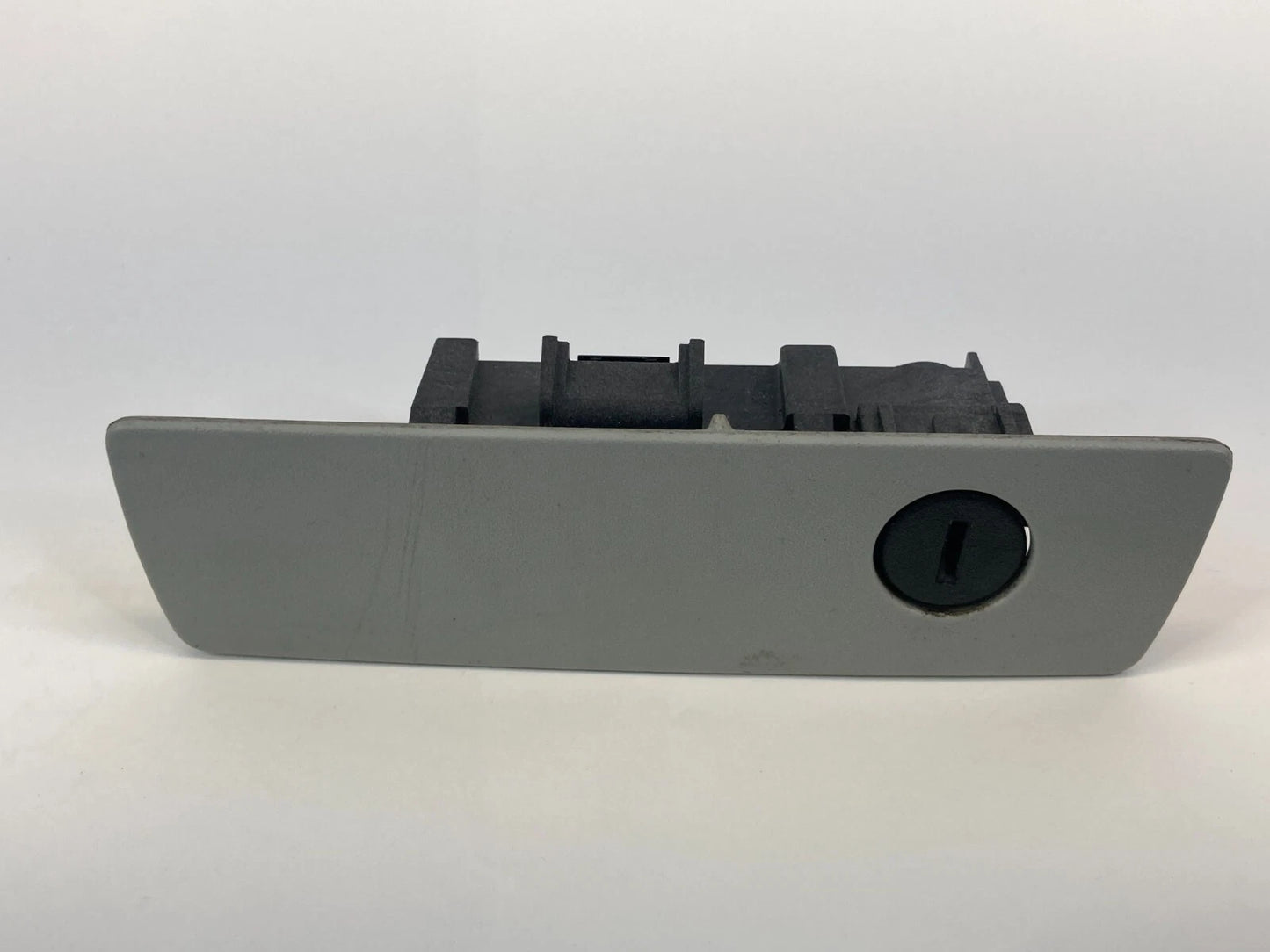 2008-2010 DODGE GRAND CARAVAN GLOVE BOX DOOR LATCH LOCK HANDLE 5JM55TRMAC OEM