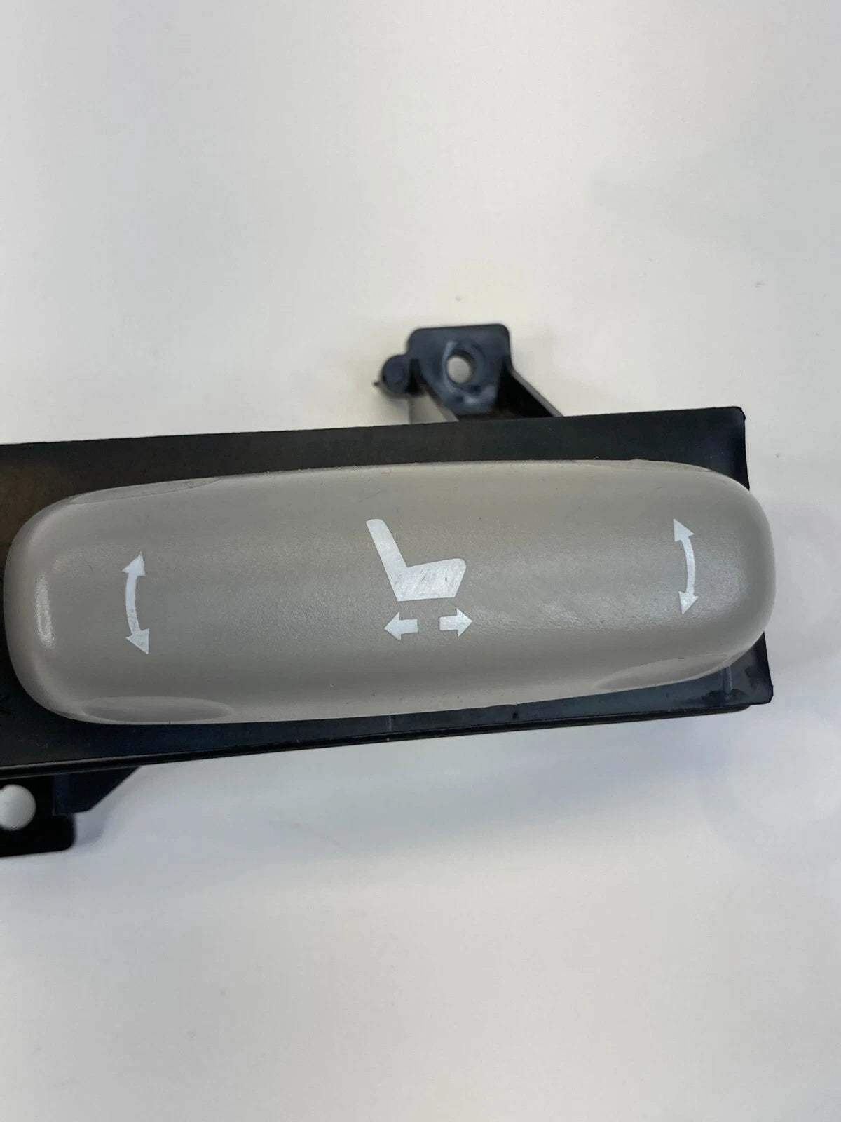 2006 LEXUS RX400H FRONT RIGHT PASSENGER SEAT ADJUSTMENT CONTROL SWITCH 18A188