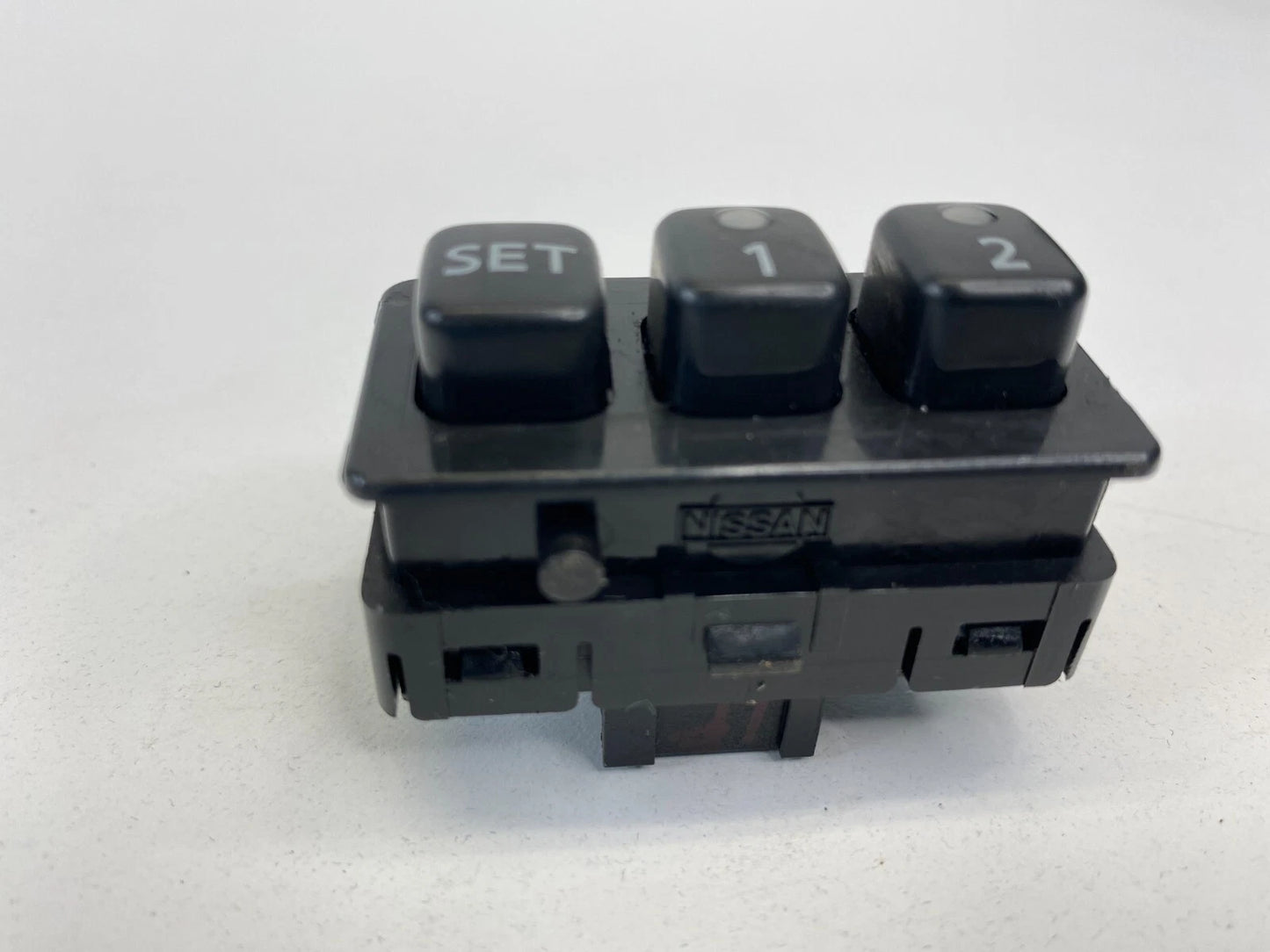 2001-2003 INFINITI QX4 FRONT LEFT DRIVER SIDE DOOR MEMORY SEAT CONTROL SWITCH