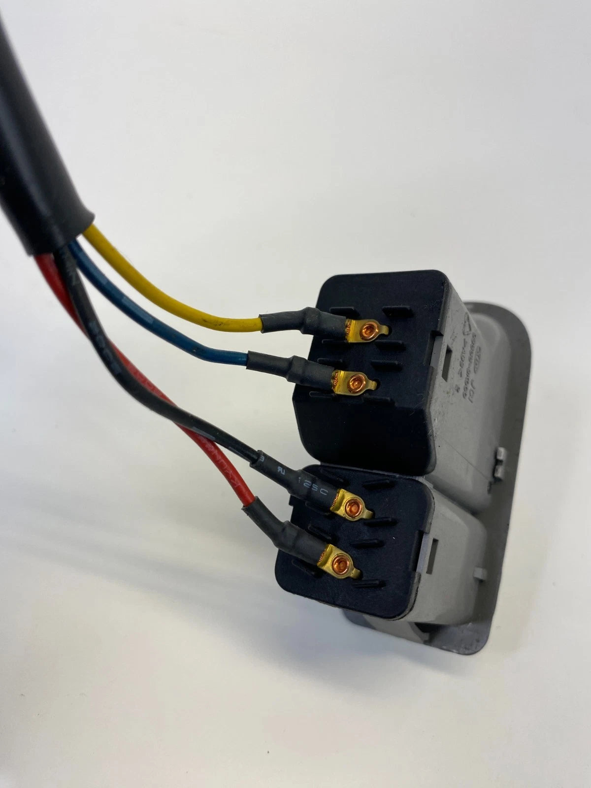 2003-2006 KIA OPTIMA FUEL DOOR TRUNK RELEASE SWITCH W/ BEZEL 93555-3K000 OEM