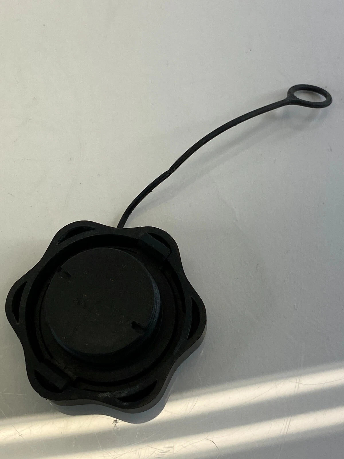 2001-2007 FORD ESCAPE POWER STEERING FLUID RESERVOIR BOTTLE TANK COVER CAP LID