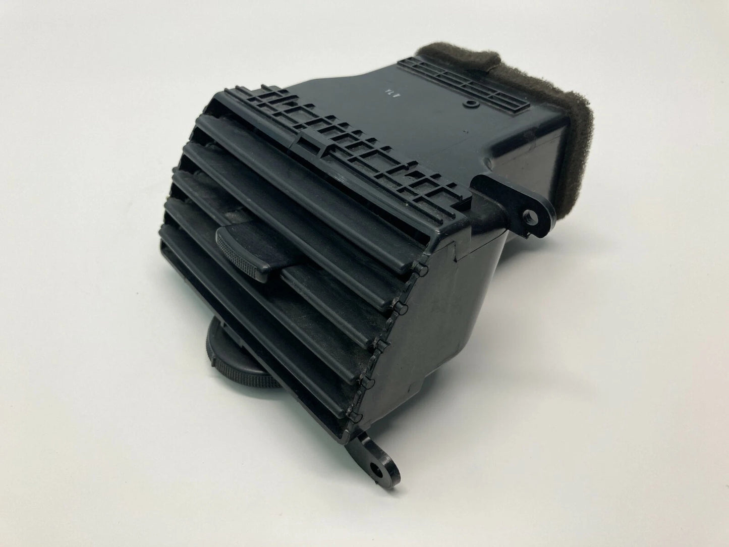 2002-2005 KIA SEDONA LEFT SIDE AC HEATER AIR VENT OUTLET GRILL OK53A-6481X OEM