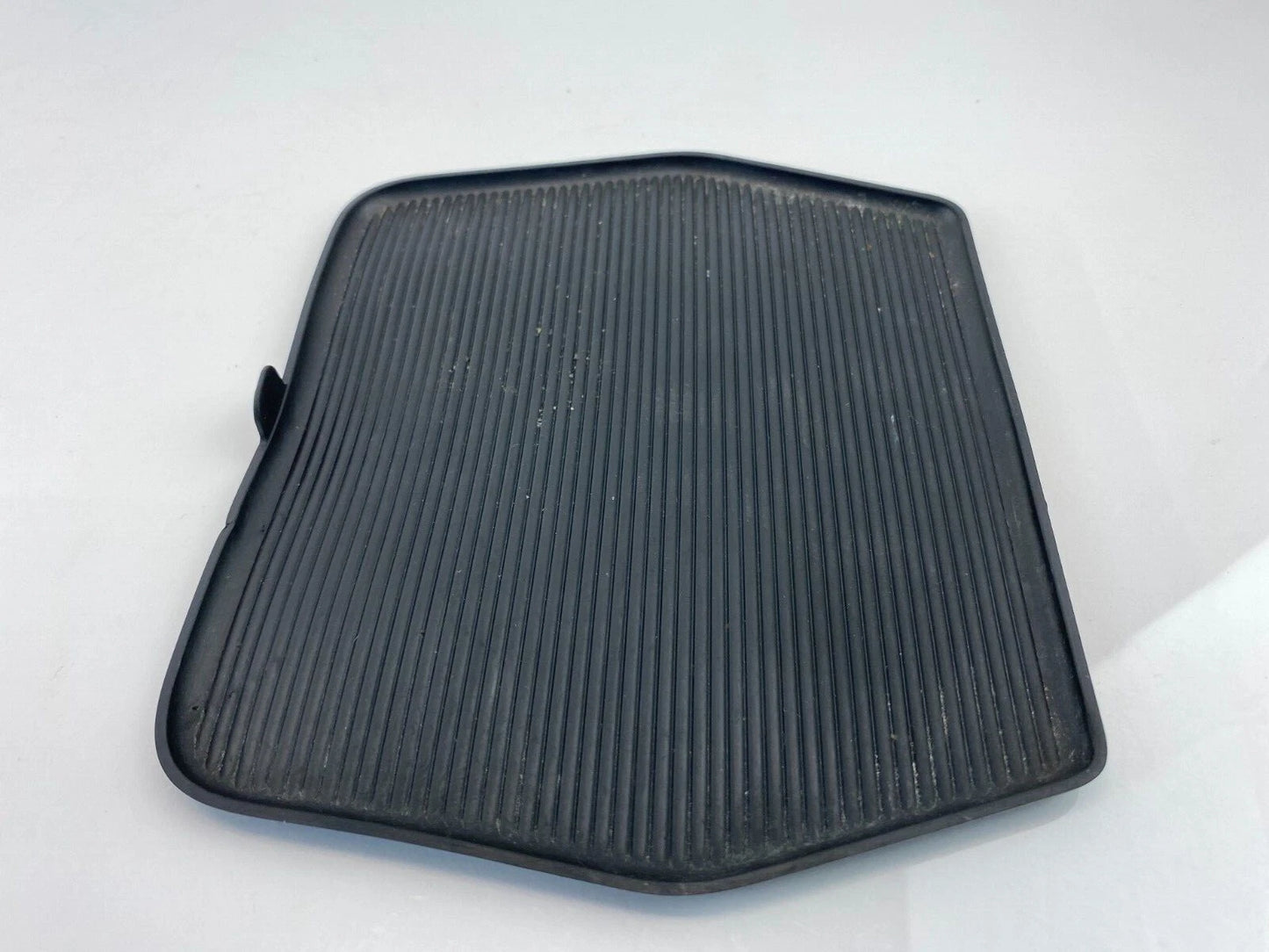 2008-2012 FORD ESCAPE CENTER CONSOLE SIDE COVER RUBBER INSERT MAT 8L84-78047A74