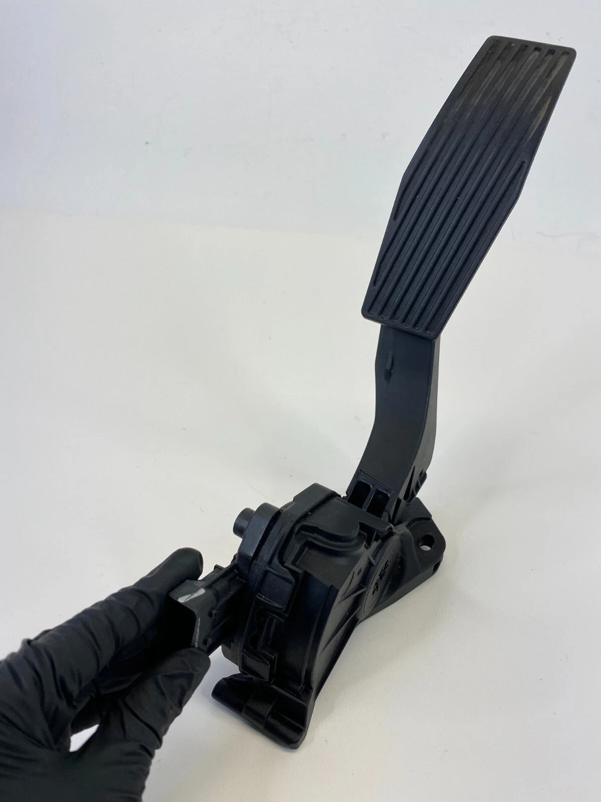 2011-2015 CHEVROLET CRUZE ACCELERATOR GAS PEDAL POSITION SENSOR 13252702 OEM