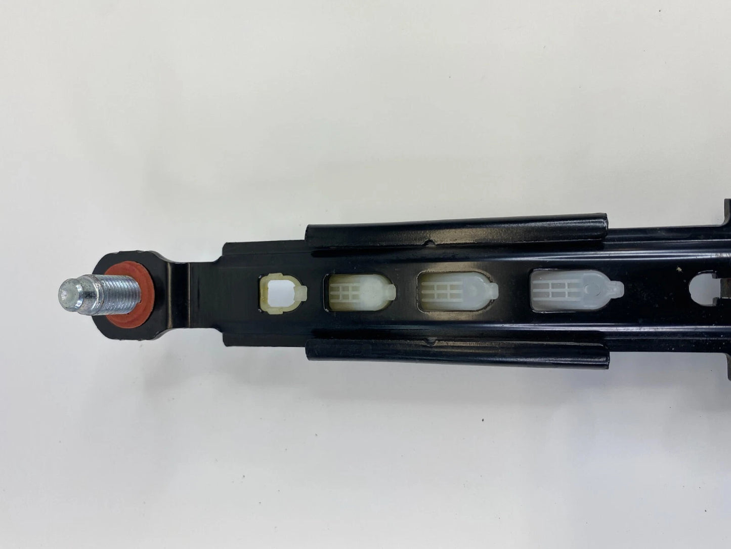 2012-2017 HYUNDAI ACCENT FRONT LEFT OR RIGHT SIDE SEAT BELT HEIGHT ADJUSTER OEM