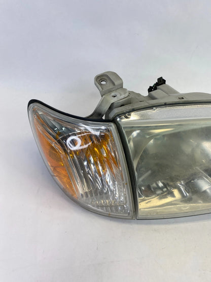 2005 2006 TOYOTA TUNDRA FRONT RIGHT HEADLIGHT HEAD LAMP W/ TURN SIGNAL LIGHT OEM