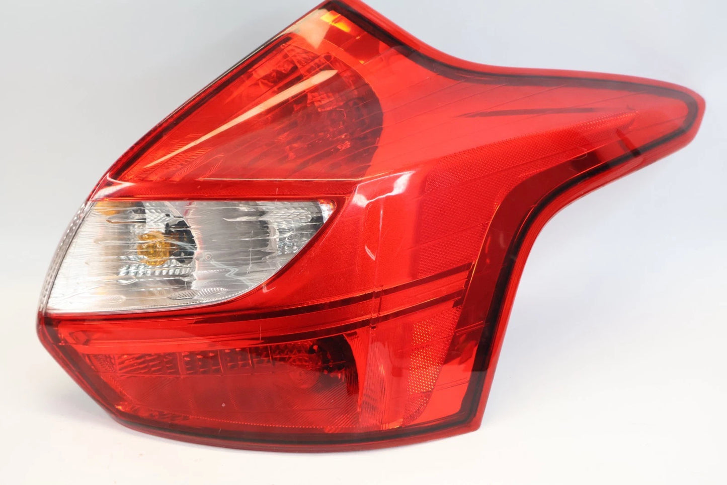 2012-2014 FORD FOCUS HATCHBACK REAR RH PASSENGER BRAKE TAILLIGHT TAIL LAMP OEM