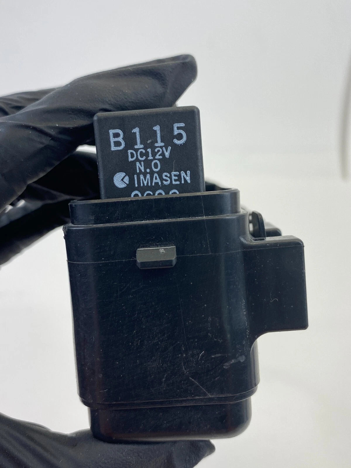 2010 2011 2012 MAZDA CX-7 CX7 UNDER HOOD RIGHT PASSENGER SIDE FUSE RELAY BOX OEM