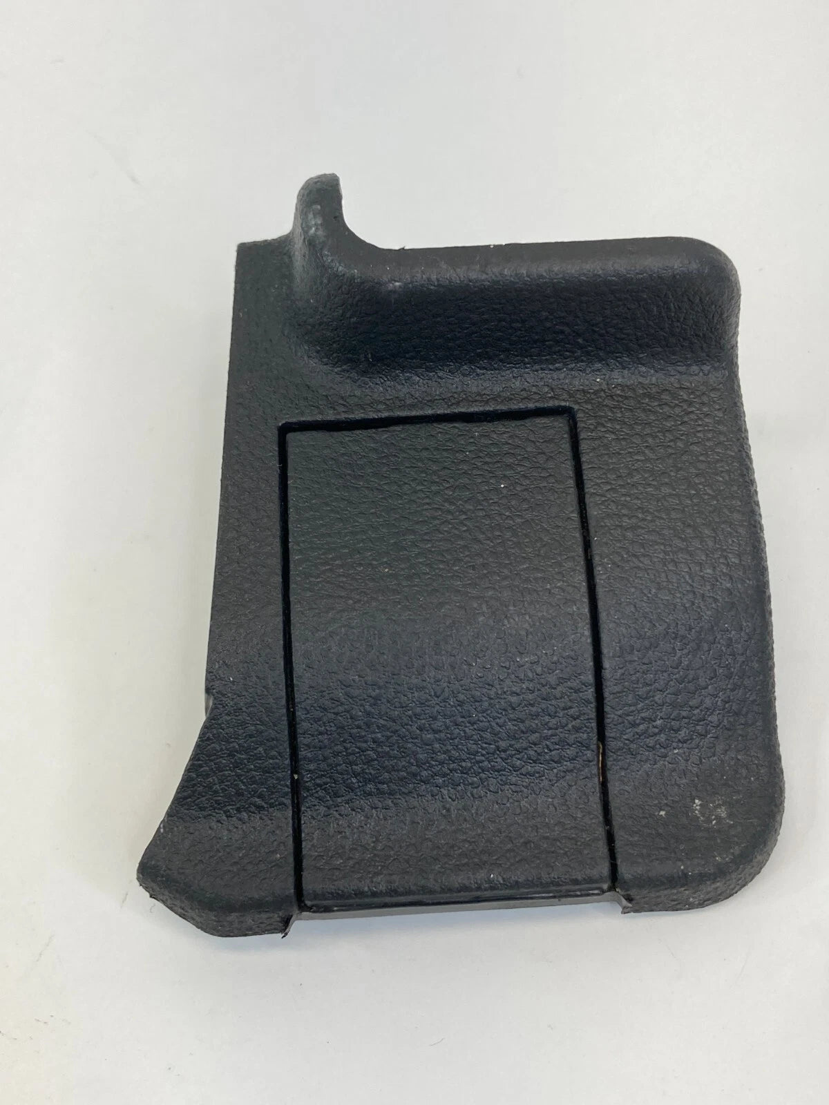 2010-2017 CHEVROLET CHEVY EQUINOX LOWER RIGHT SIDE FLOOR BOLT COVER CAP TRIM OEM