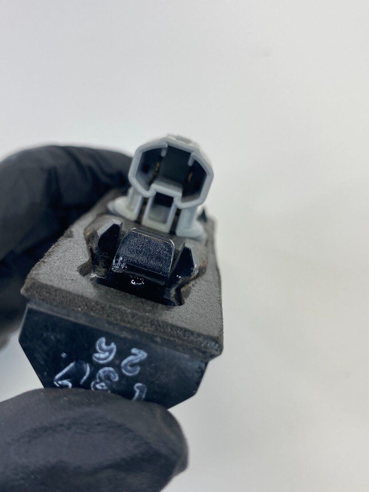 2002-2011 Toyota Camry 04-10 Sienna Trunk Lid License Plate Light E13-0553 OEM