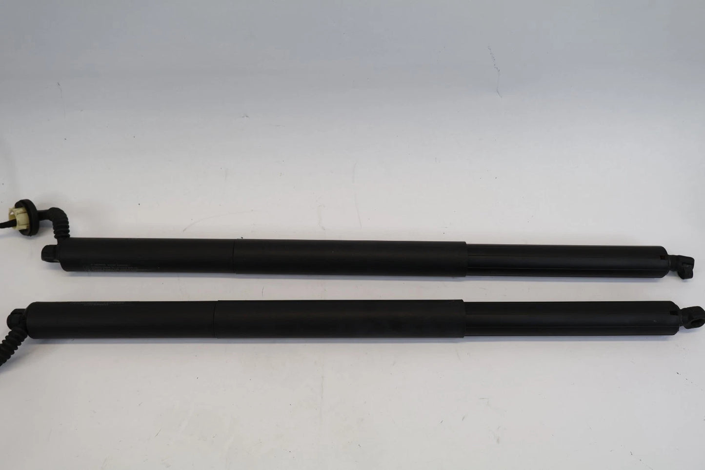 2020-2024 FORD EXPLORER LIFTGATE POWER SUPPORT STRUT CYLINDER SET 2 LB5B-S402A55