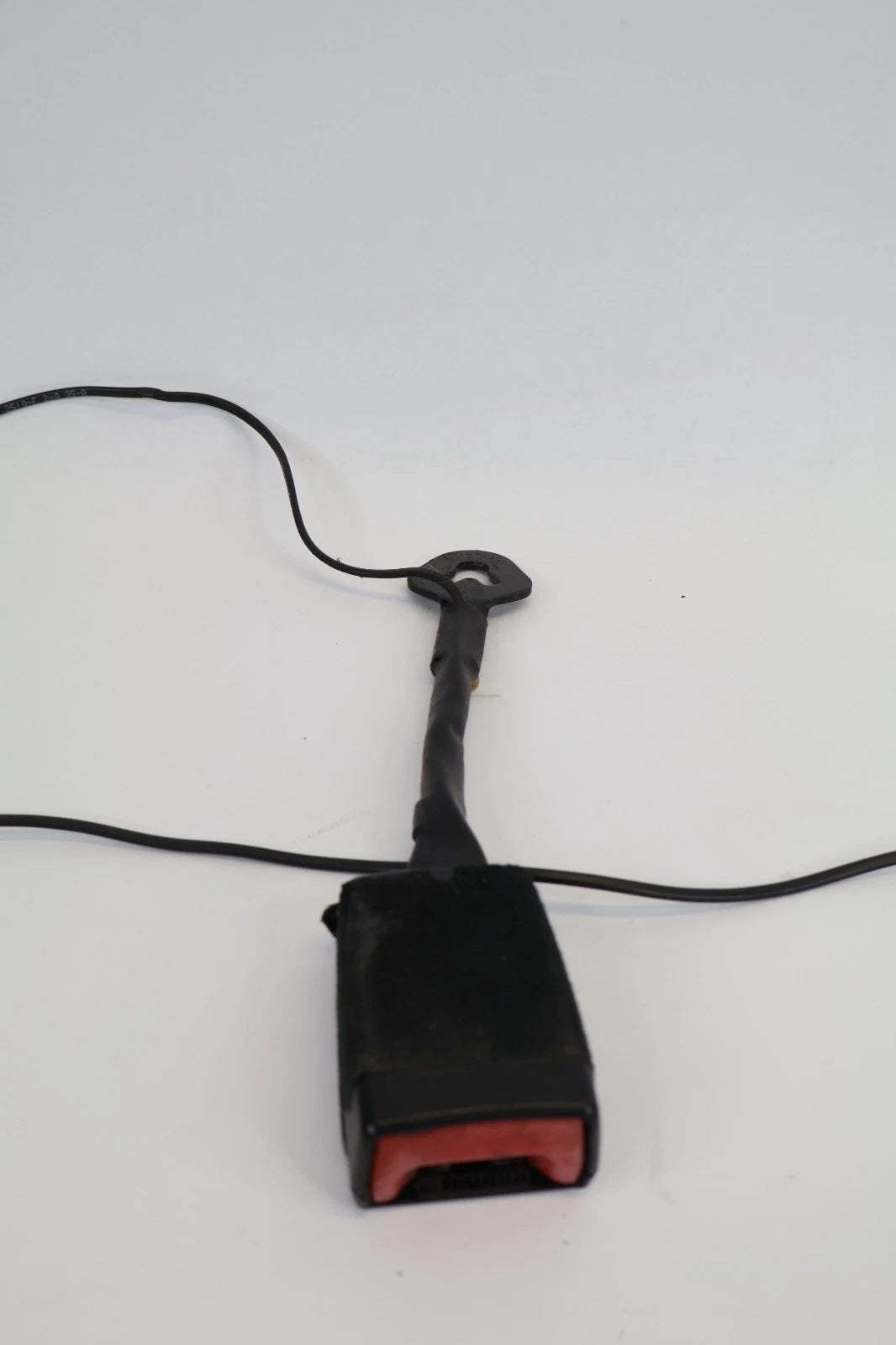 2012-2015 VOLKSWAGEN PASSAT FRONT LEFT SIDE SEAT BELT BUCKLE 561-857-755-C OEM