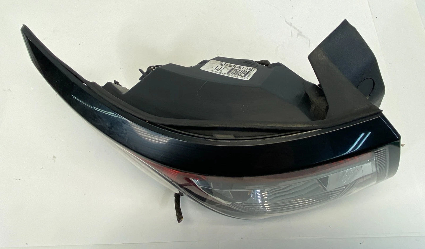 13-17 CHEVROLET TRAVERSE REAR LEFT SIDE OUTER TAIL LIGHT TAILLIGHT 20956901 OEM