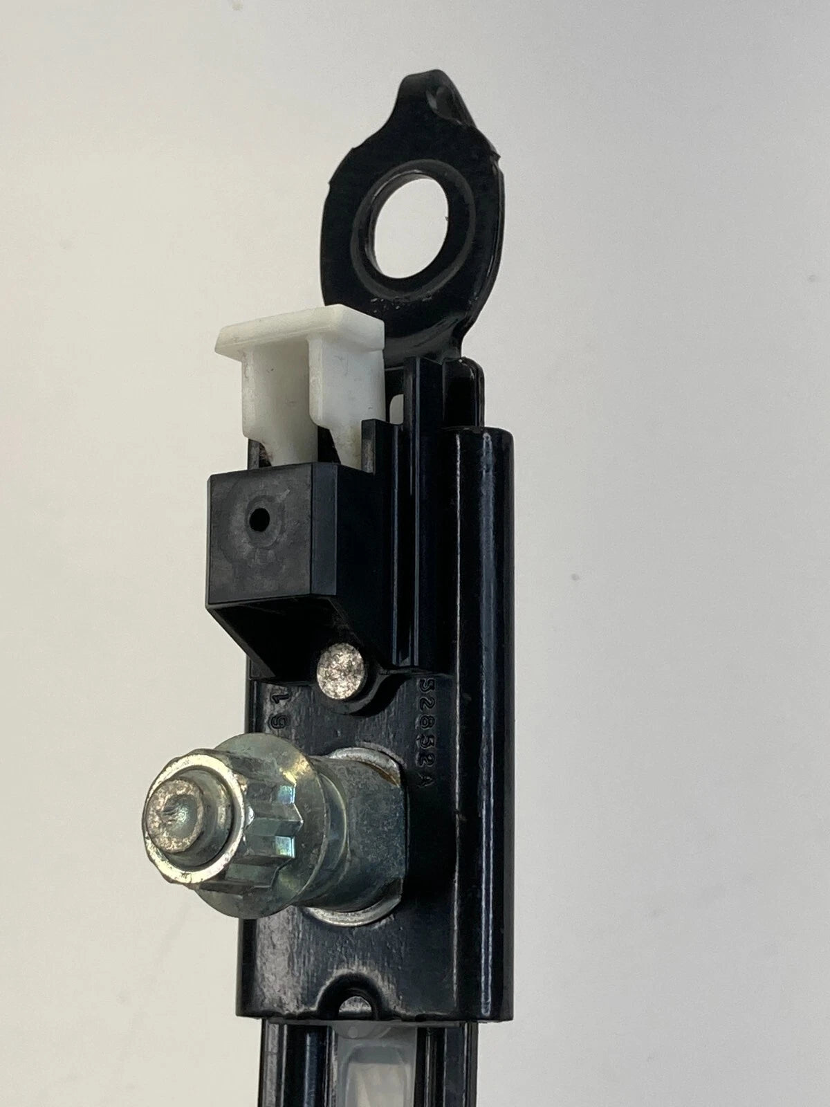 2007-2014 TOYOTA CAMRY FRONT RIGHT PASSENGER SIDE SEAT BELT HEIGHT ADJUSTER OEM