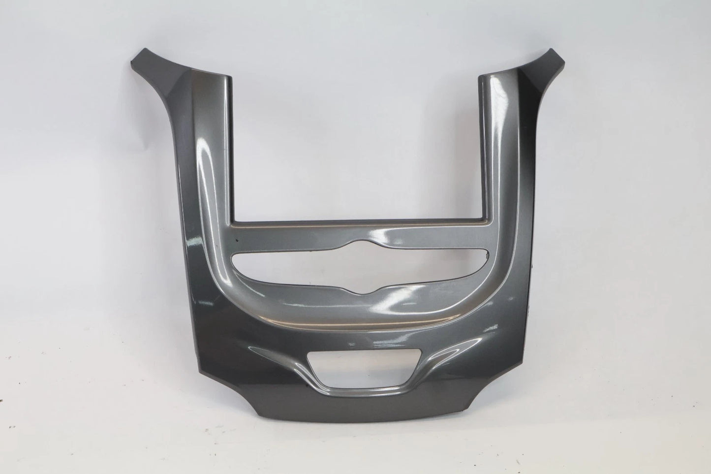 16-19 CHEVROLET CRUZE CENTER DASH RADIO BEZEL TRIM PANEL SURROUND OEM 84068492