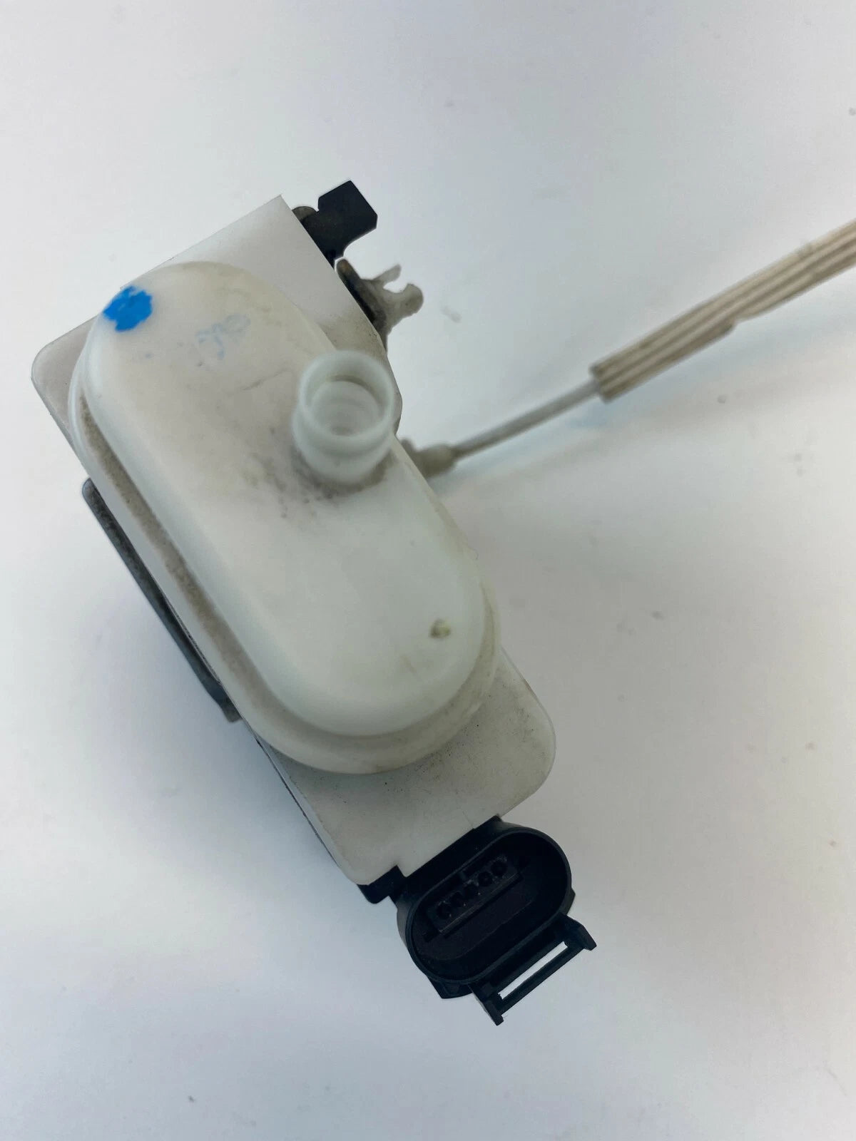 1999-2002 AUDI A4 SEDAN REAR LEFT SIDE DOOR LOCK LATCH ACTUATOR 8E0839015AB OEM