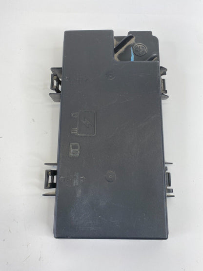 2009 2010 Volkswagen Routan 4.0L Engine Relay Fuse Box Lid Cover R62337-001