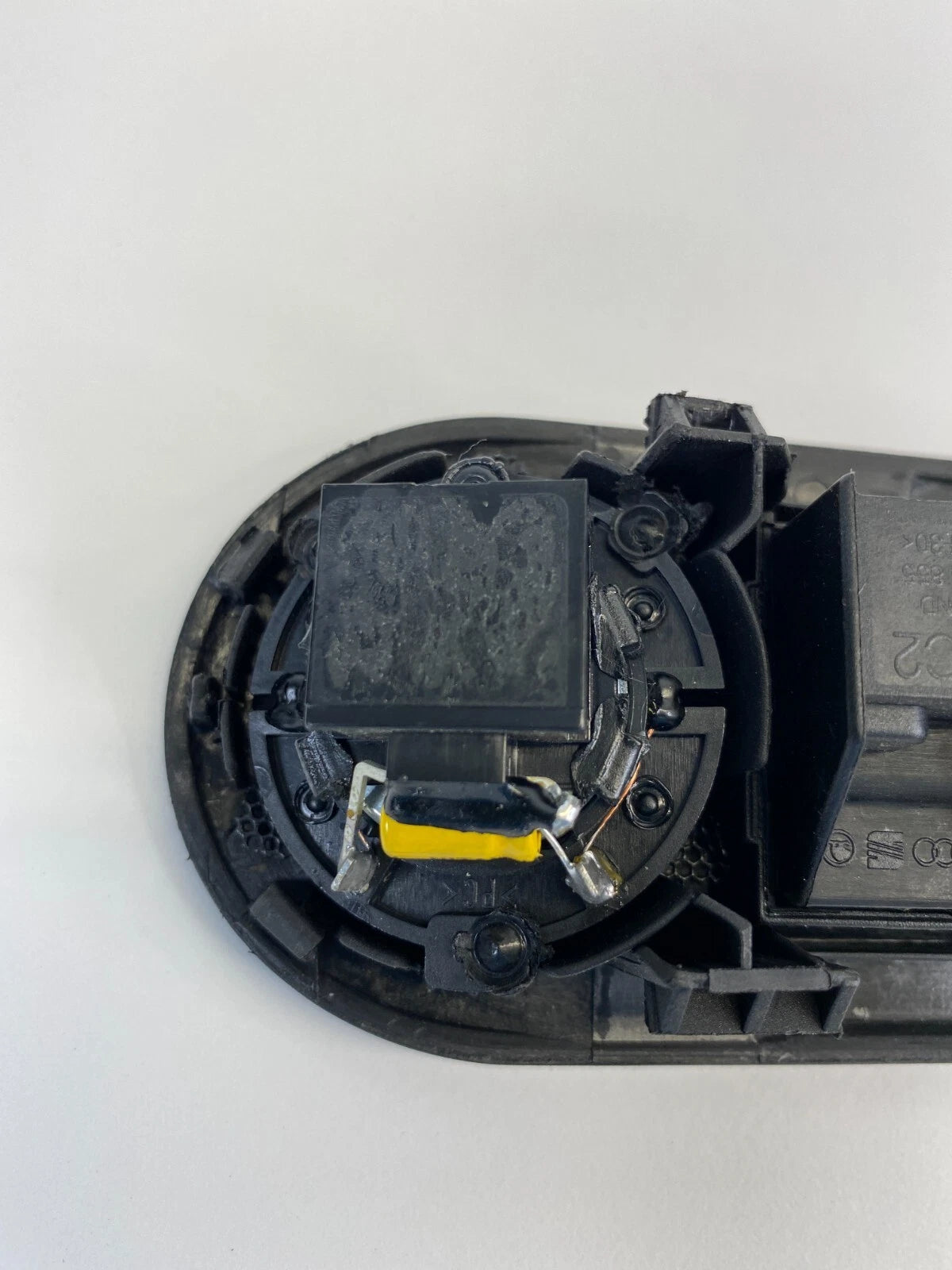 03-05 VW PASSAT FRONT RIGHT INTERIOR DOOR HANDLE W/ WINDOW SWITCH 3B0839114 OEM