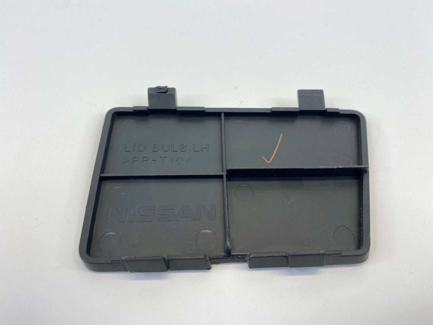 2008-2013 NISSAN ROGUE LEFT DRIVER SIDE BULB LID COVER CAP TRIM