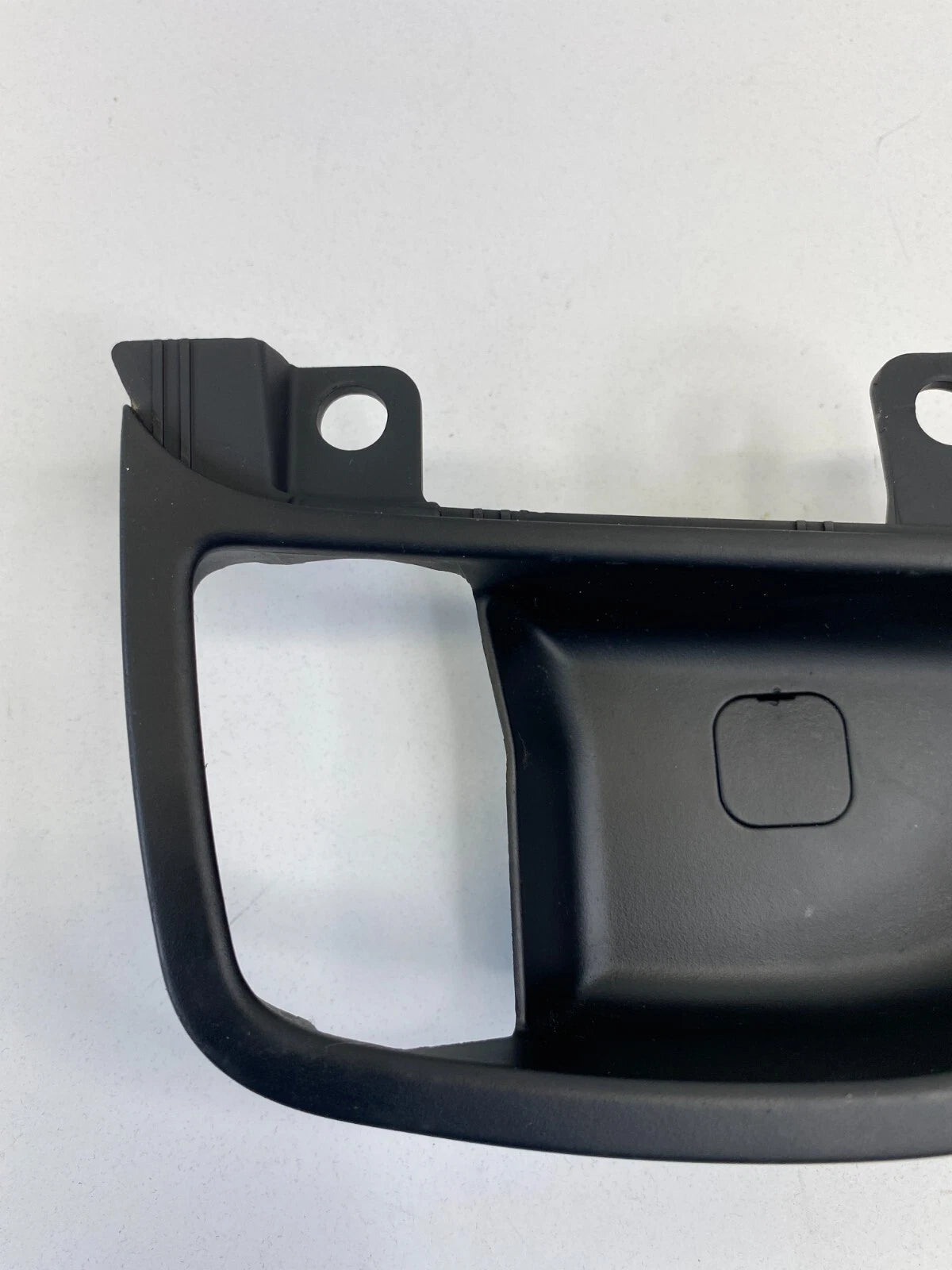 11-16 HYUNDAI ELANTRA REAR LEFT INNER DOOR HANDLE TRIM BEZEL COVER 83611-MD100