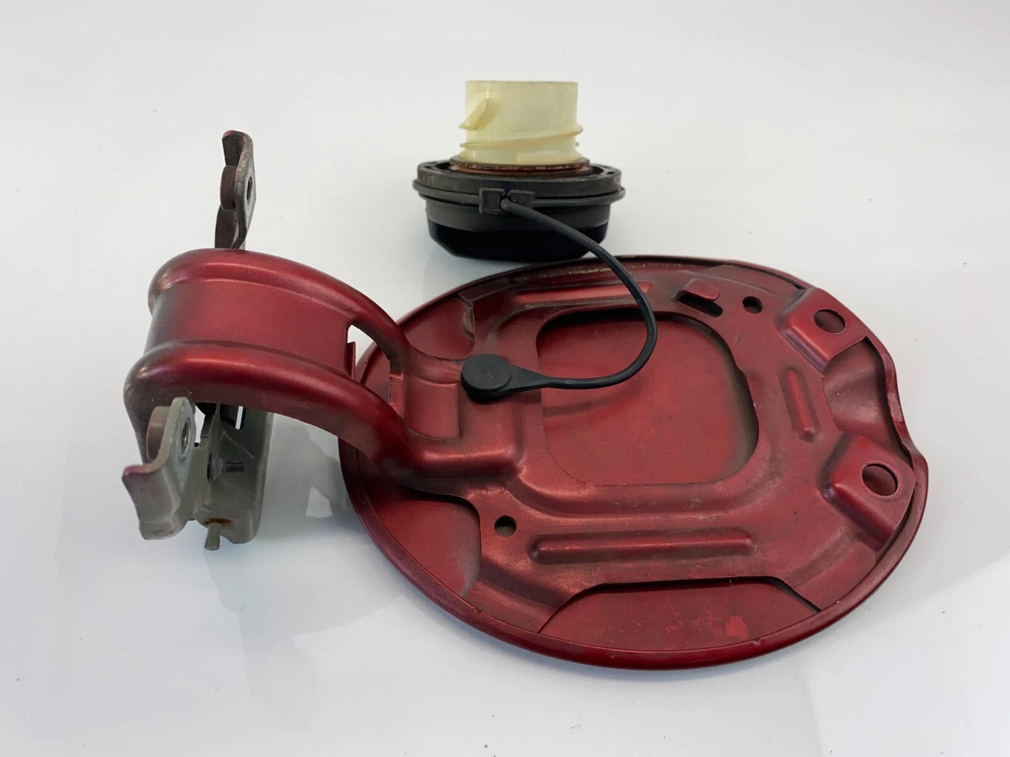 2008-2012 FORD ESCAPE 2008-2011 MARINER FUEL FILLER DOOR GAS TANK LID RED OEM