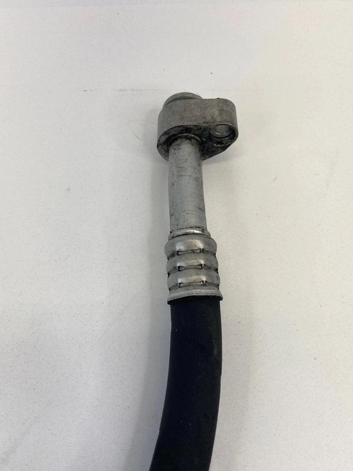2006-2012 MERCEDES-BENZ R350 AC REFRIGERANT SUCTION HOSE LINE A2518300815 OEM