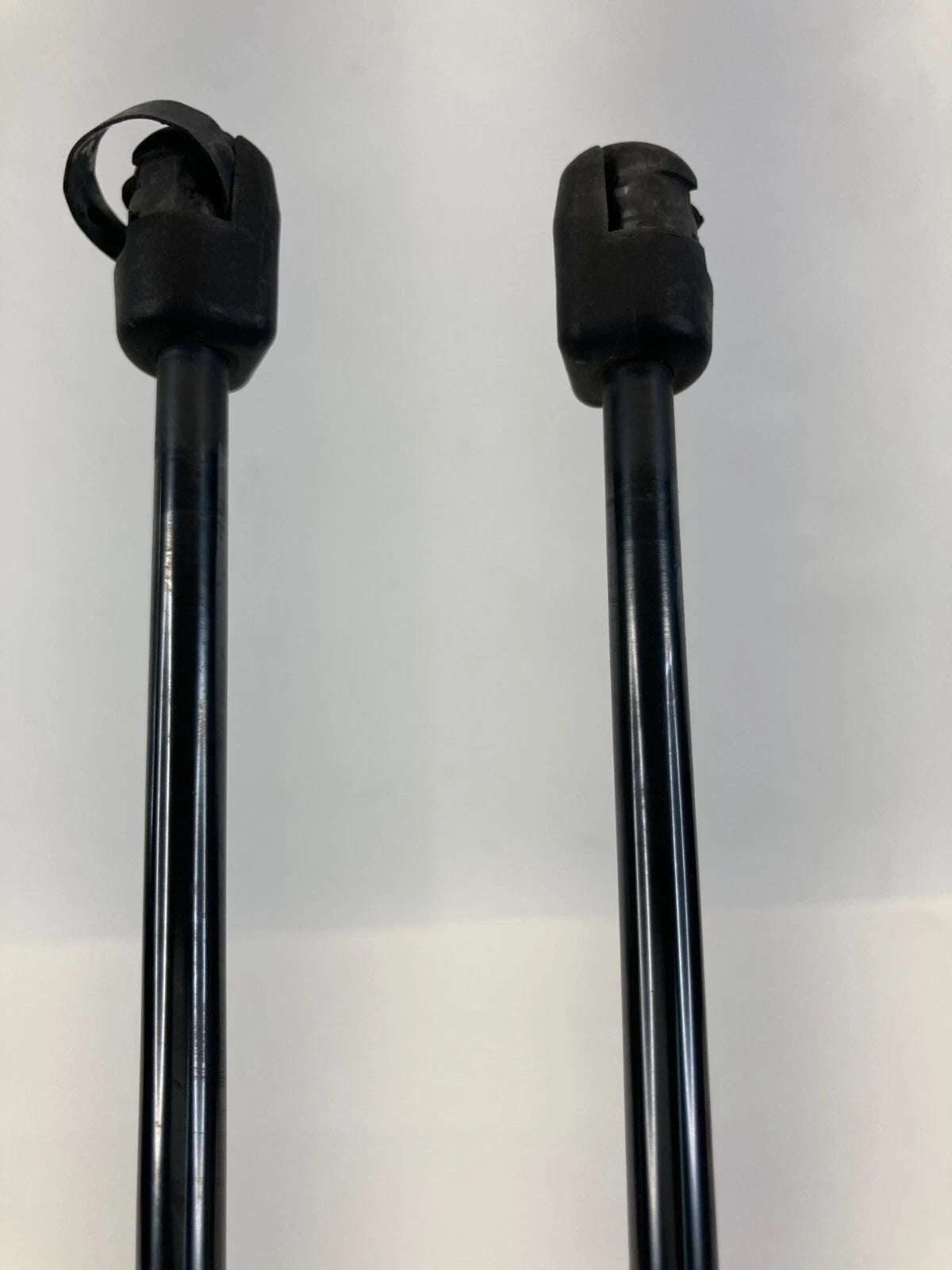2010-2013 KIA SOUL REAR TRUNK LIFTGATE SUPPORT STRUTS SHOCKS PAIR 817802K000 OEM