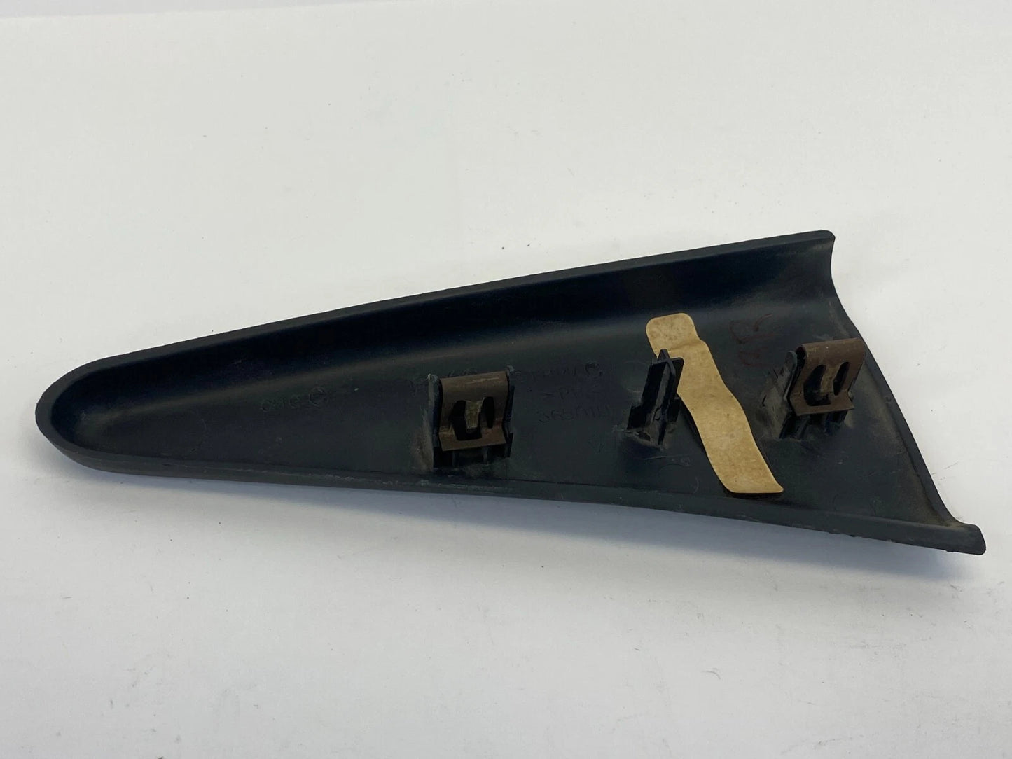01-10 CHRYSLER PT CRUISER REAR RIGHT INNER DOOR WINDOW CORNER COVER 0SA66TRMAC